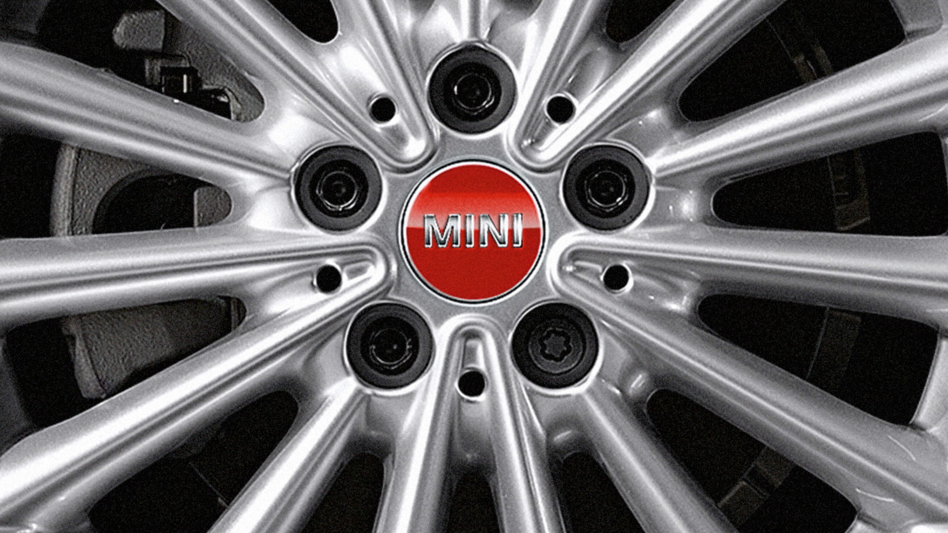 Hub Cap in Chili Red